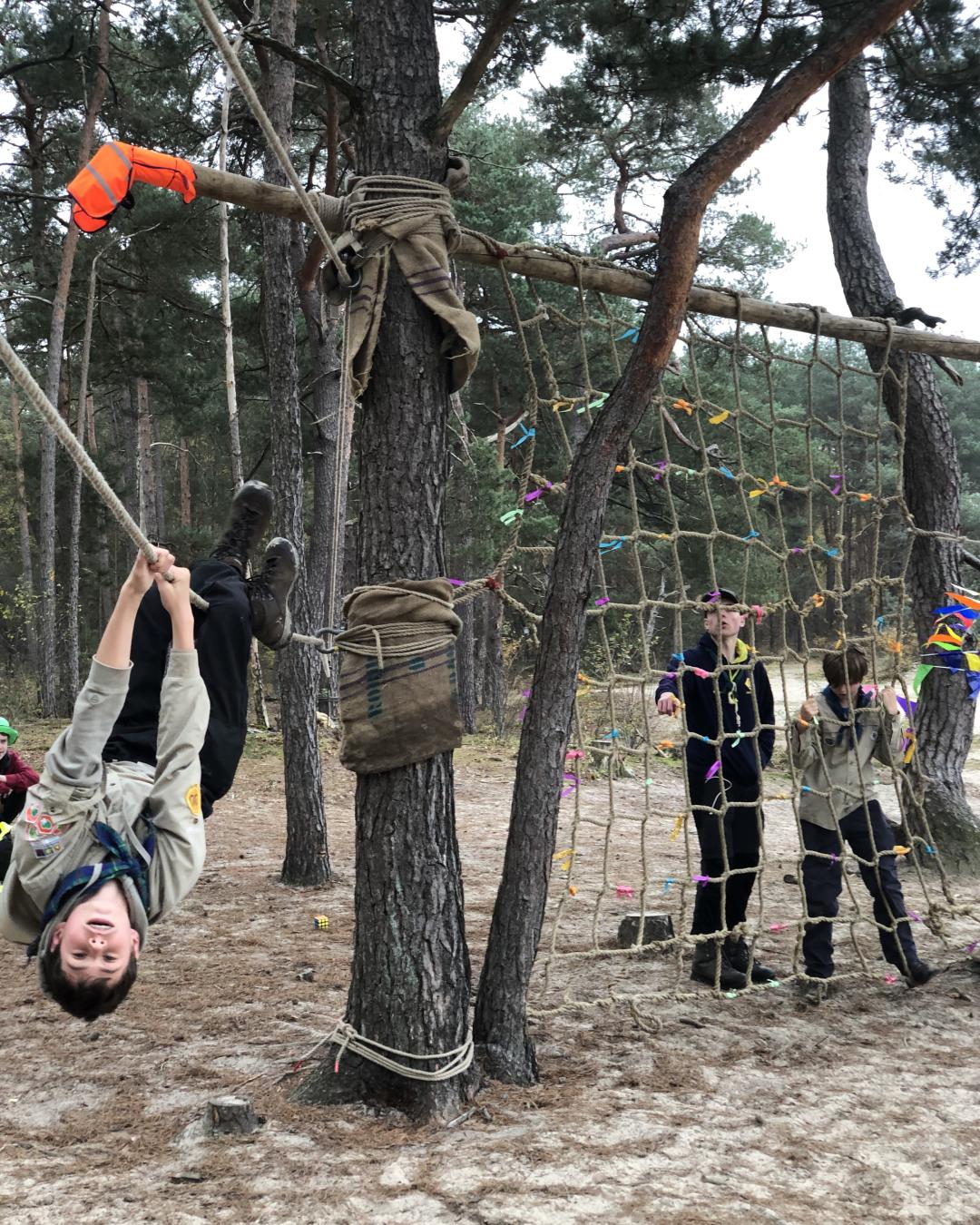 De wereld op z’n kop, dan zie je de tocht toch weer wat anders…