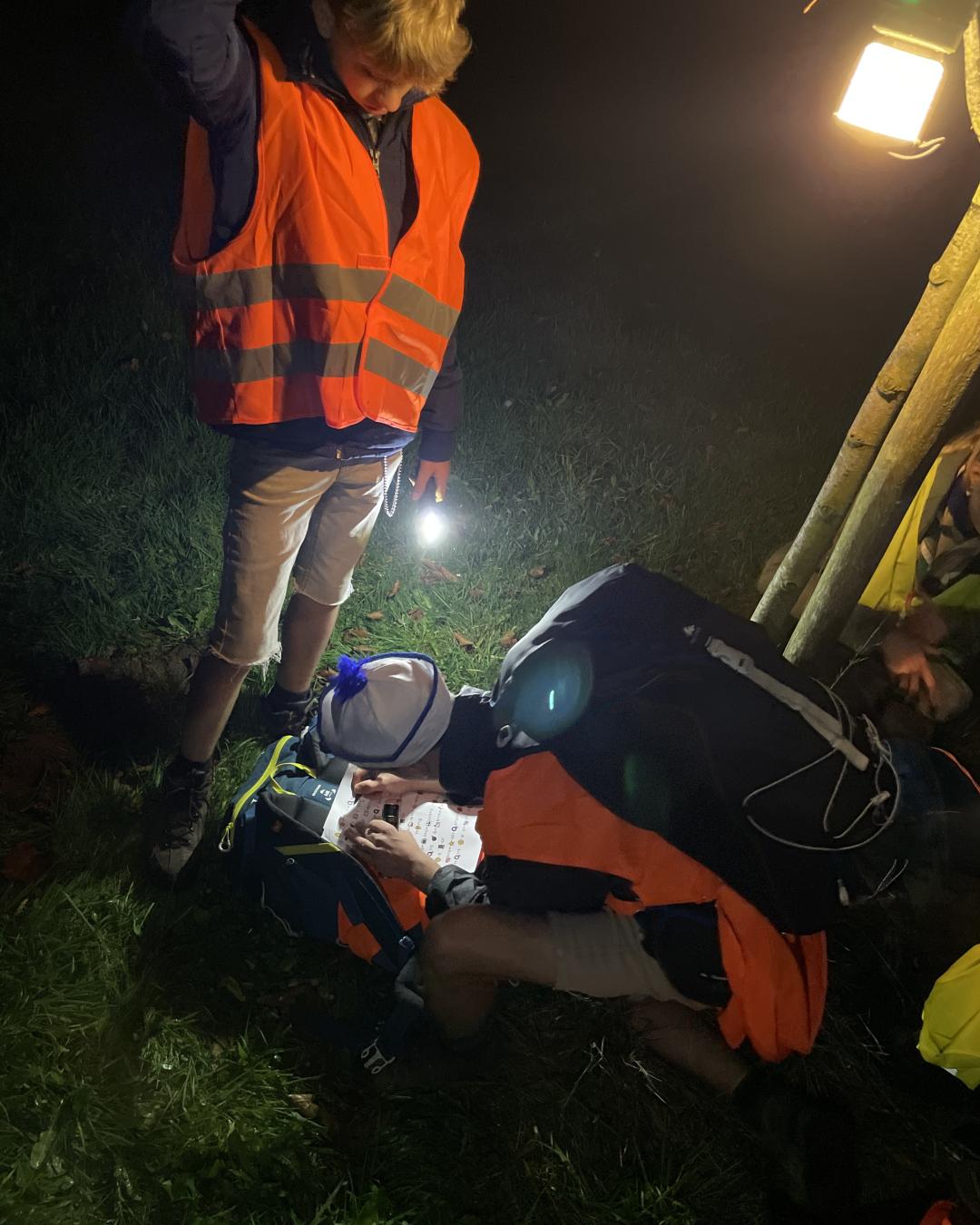 First off, rebus oplossen