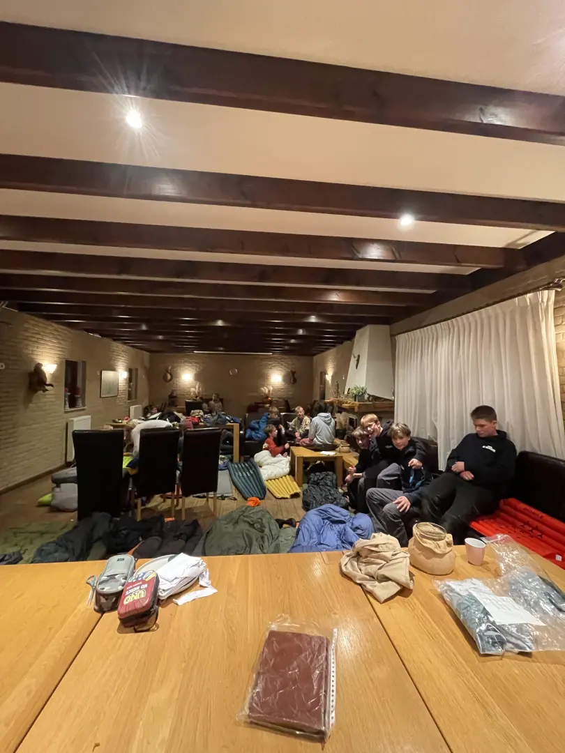 Tetris met matjes bij de B-hike 